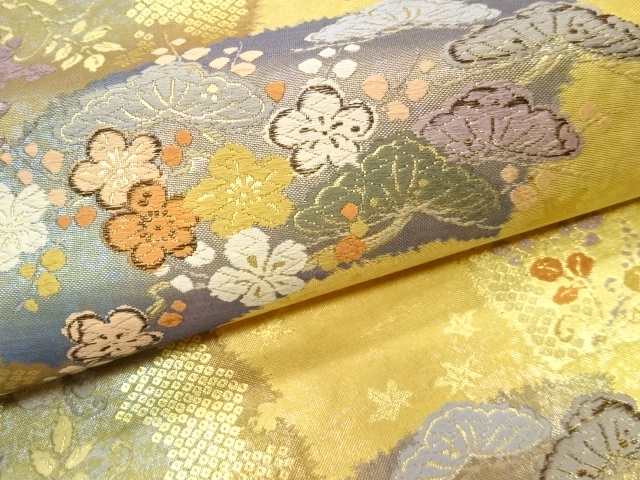  引箔松皮菱に地紙・辻が花模様織出し袋帯